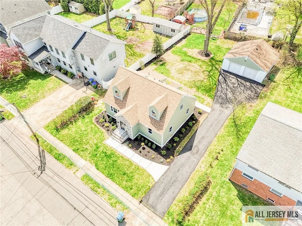 Photo of 32 Campbell Avenue