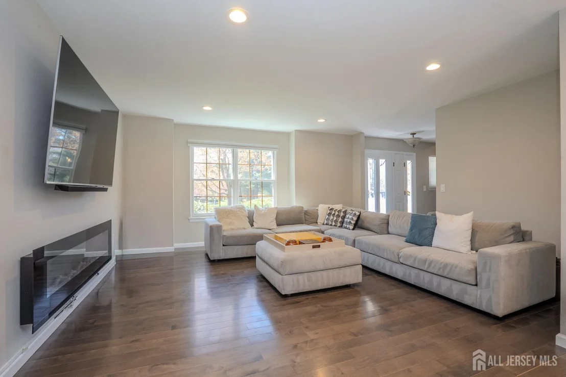 Photo of 6 Ruedeman Drive