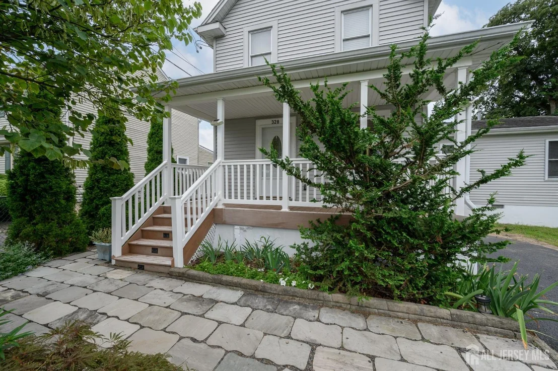 Photo of 328 Runyon Avenue