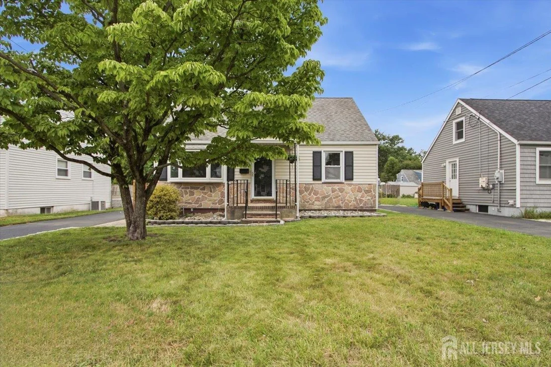 Photo of 421 1st Street