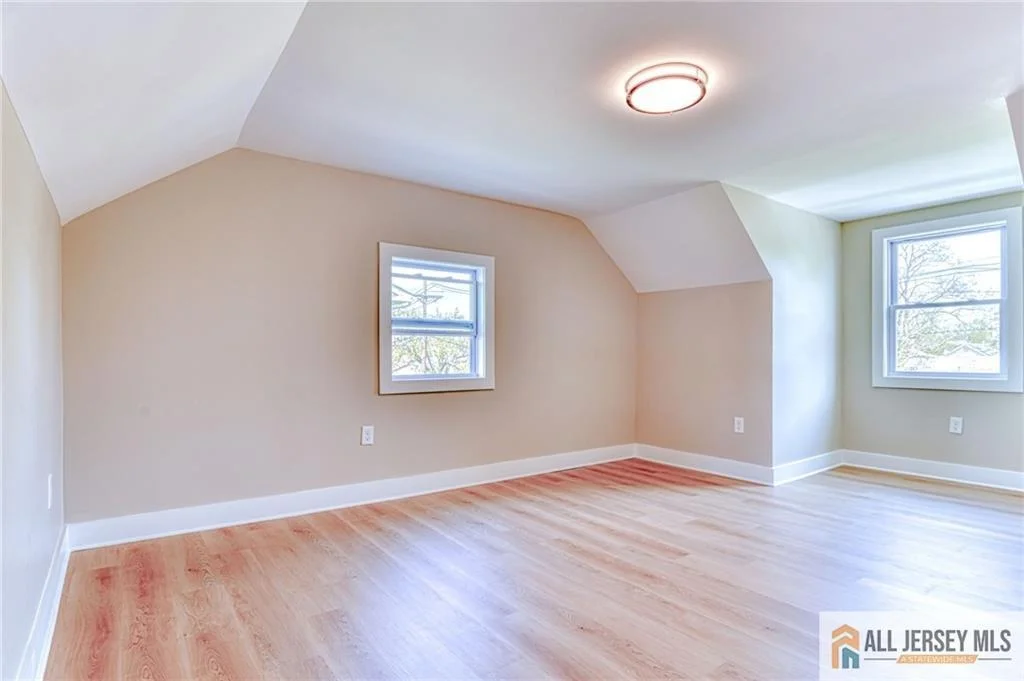 Photo of 32 Campbell Avenue