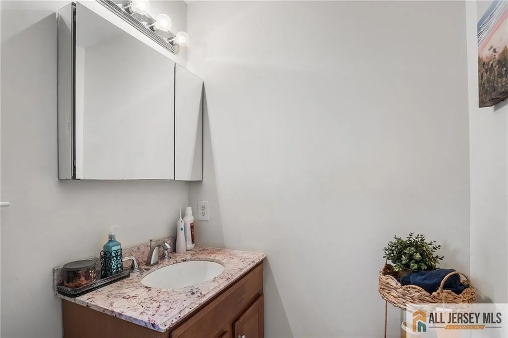 Photo of 32 E Summit Avenue