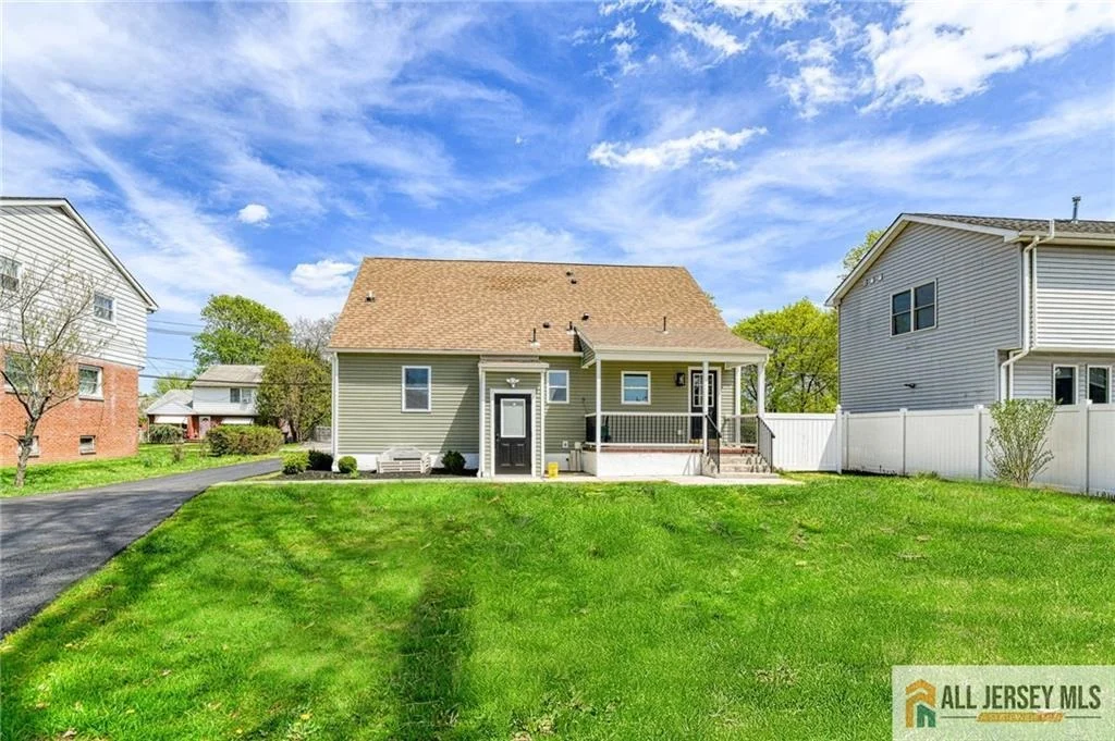 Photo of 32 Campbell Avenue