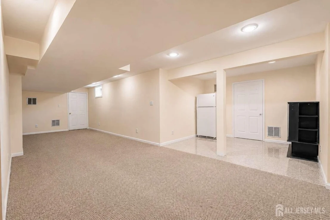 Photo of 4 Sequoia Drive