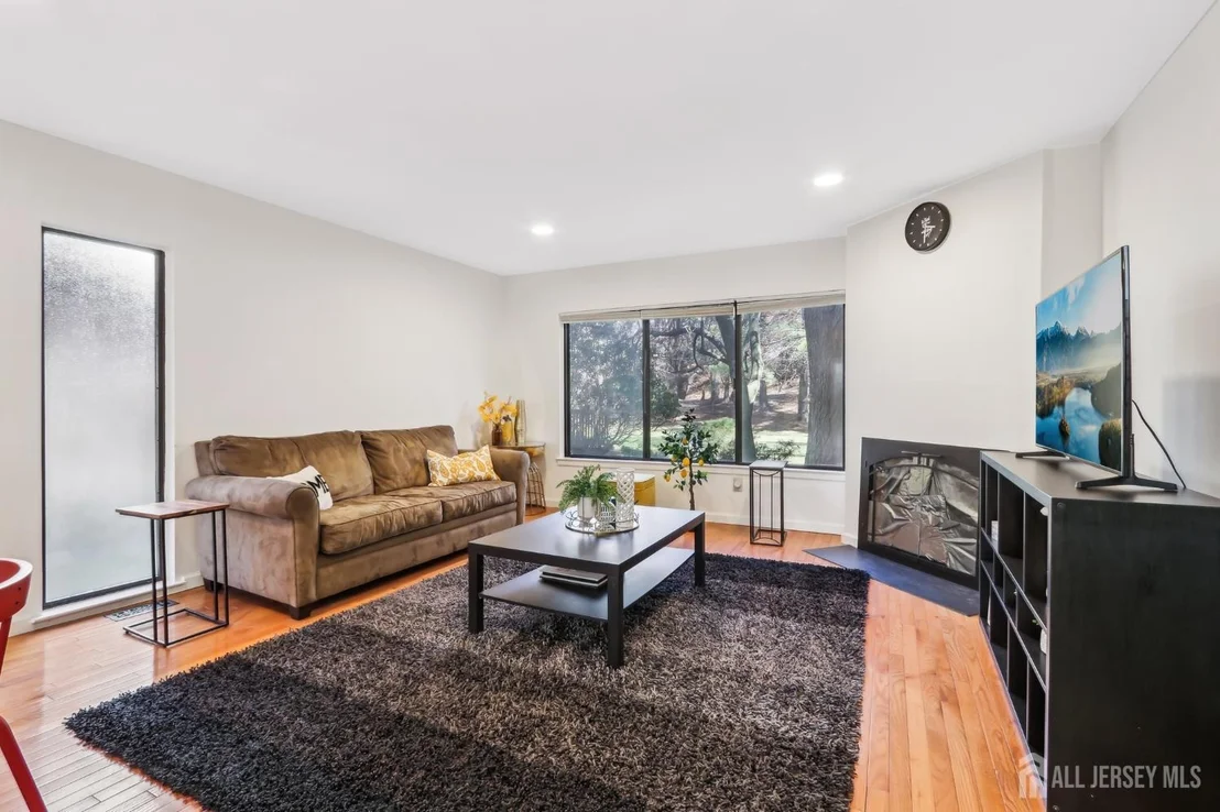 Photo of 627 Sayre Drive