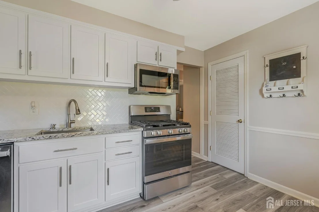 Photo of 8 Pierrepont Avenue