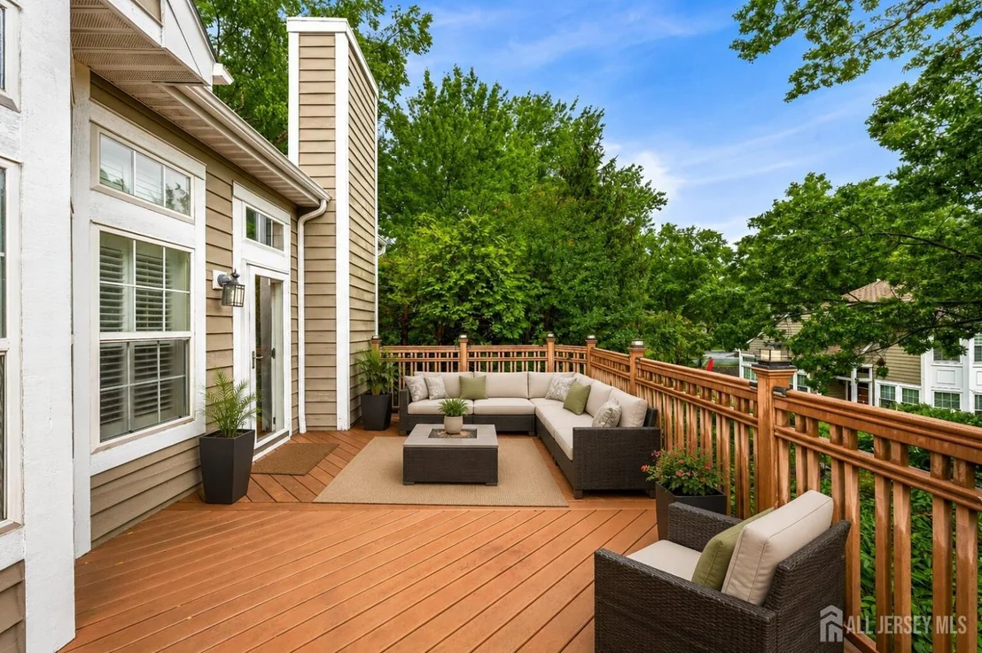 Photo of 1 Eagle Court