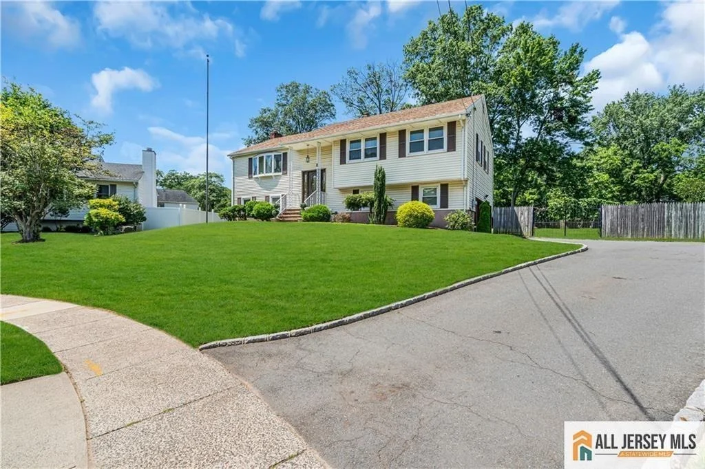 Photo of 8 Whitehall Avenue