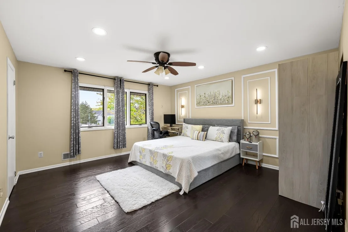 Photo of 45 Ditmars Circle
