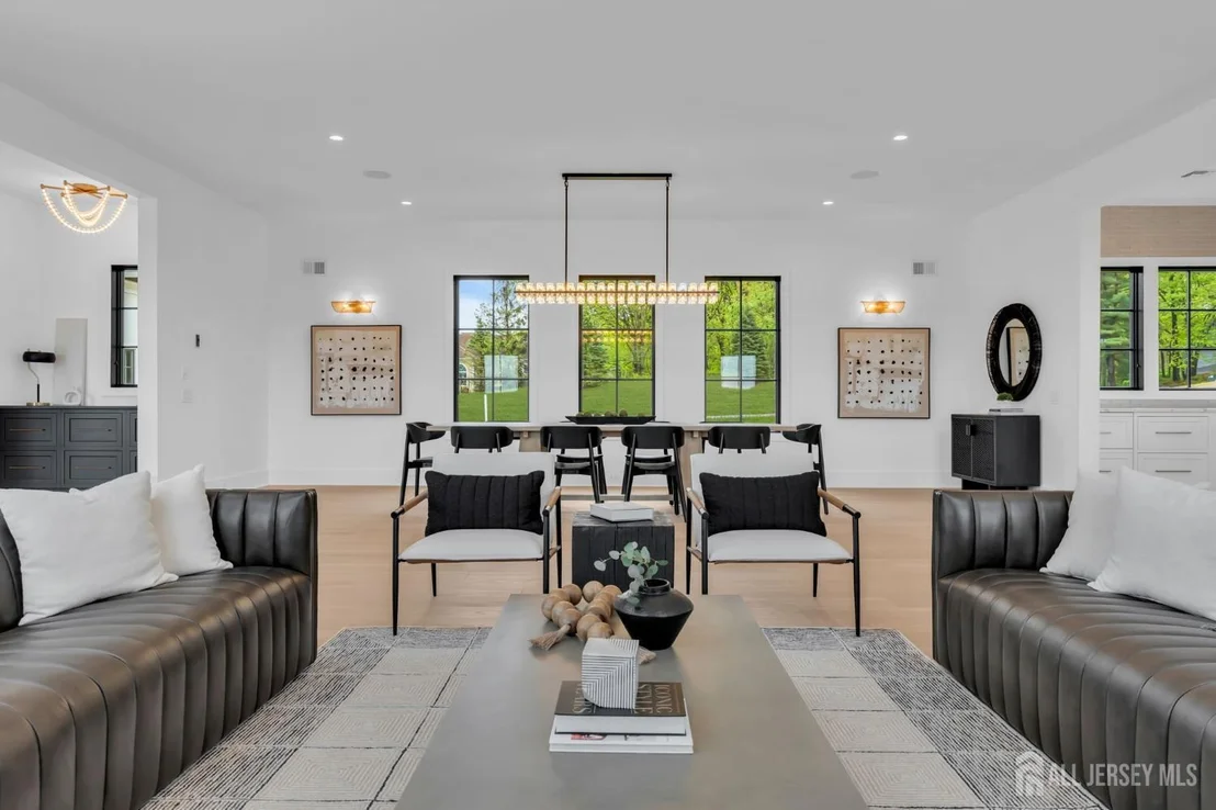 Photo of 2130 Shadow Lane