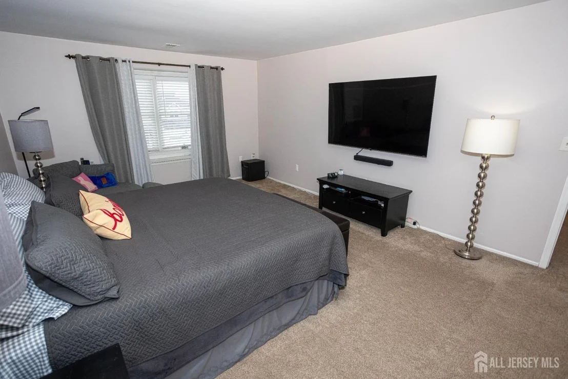 Photo of 31 Scarlet Drive