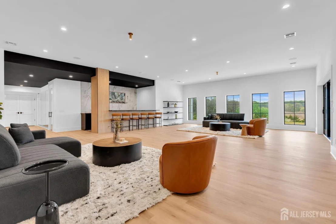 Photo of 2130 Shadow Lane