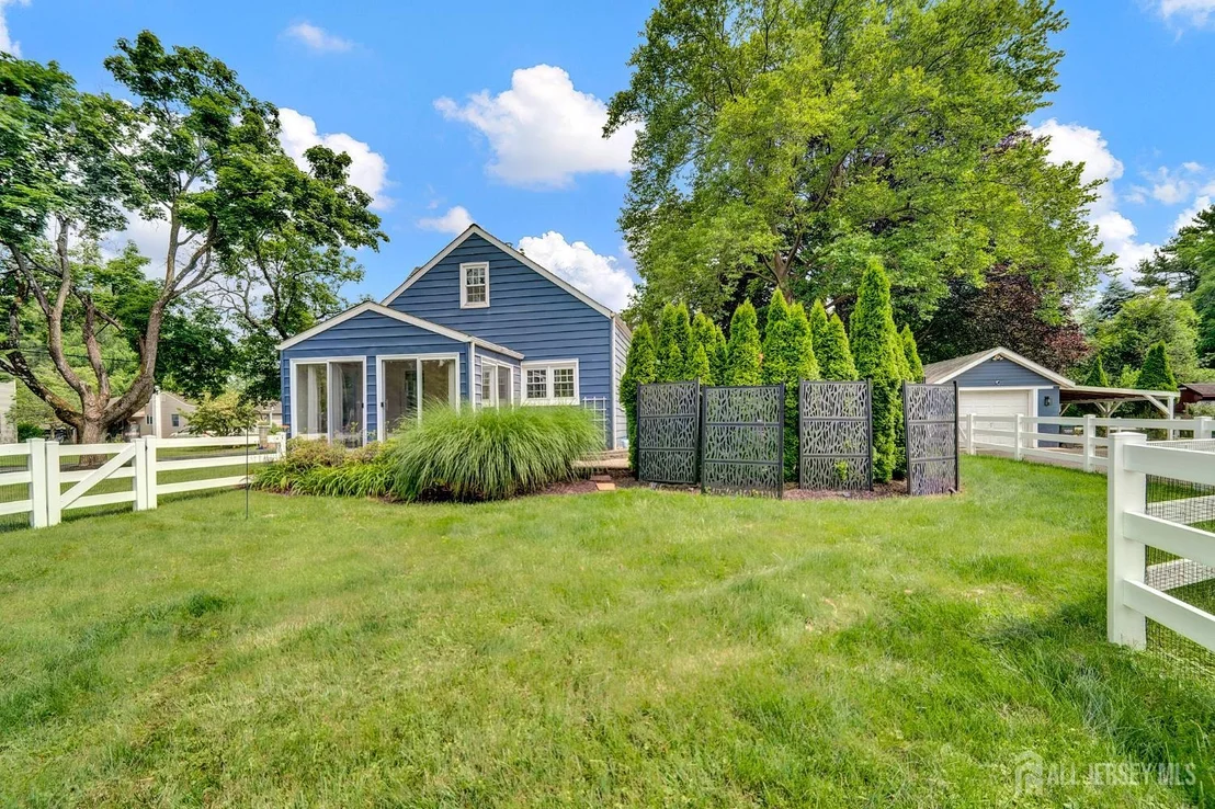 Photo of 10 Shaw Drive