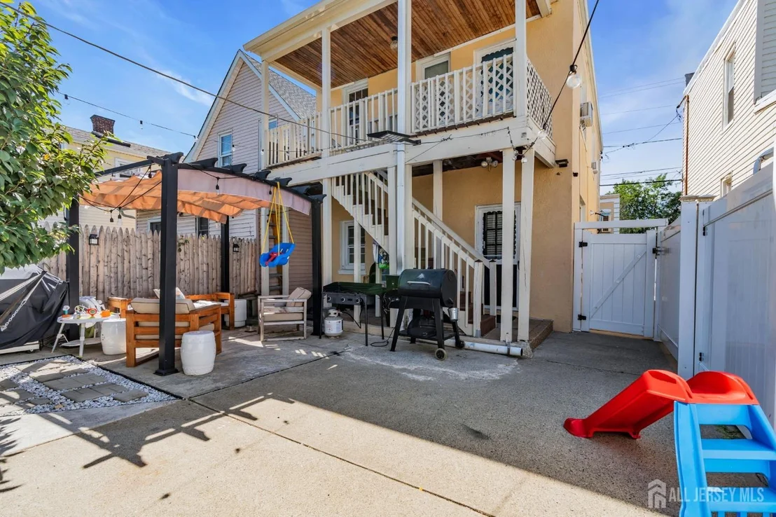 Photo of 282 Alpine Street
