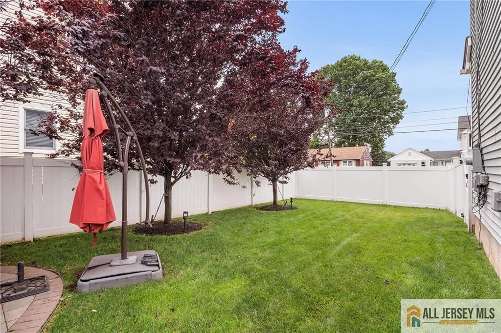 Photo of 32 E Summit Avenue
