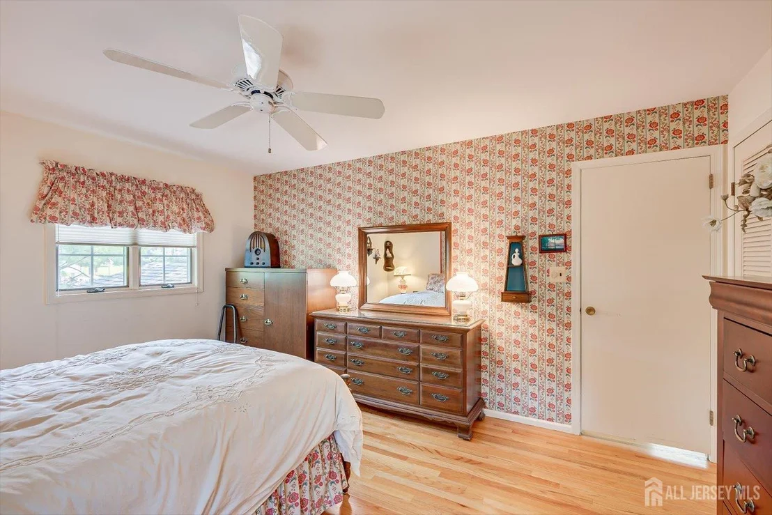 Photo of 560 Wakefield Drive