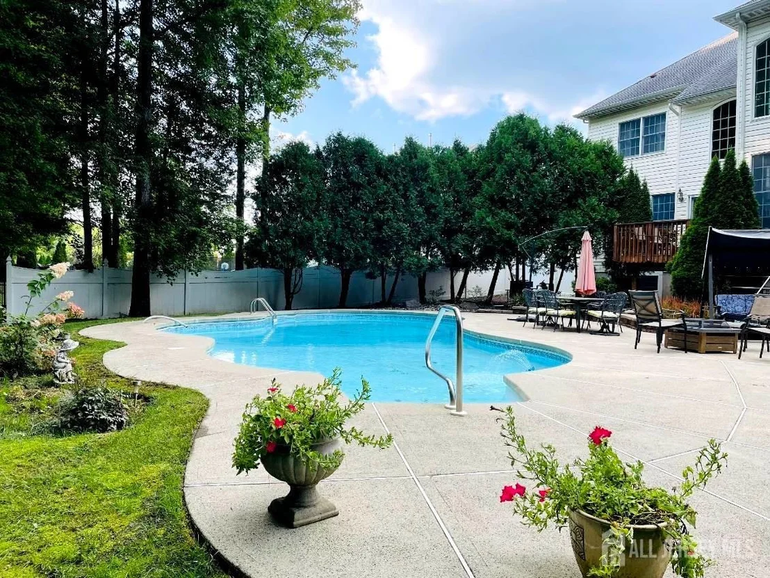 Photo of 9 Stonegate Drive