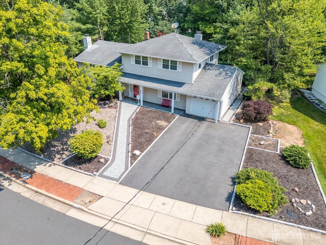 Photo of 560 Wakefield Drive