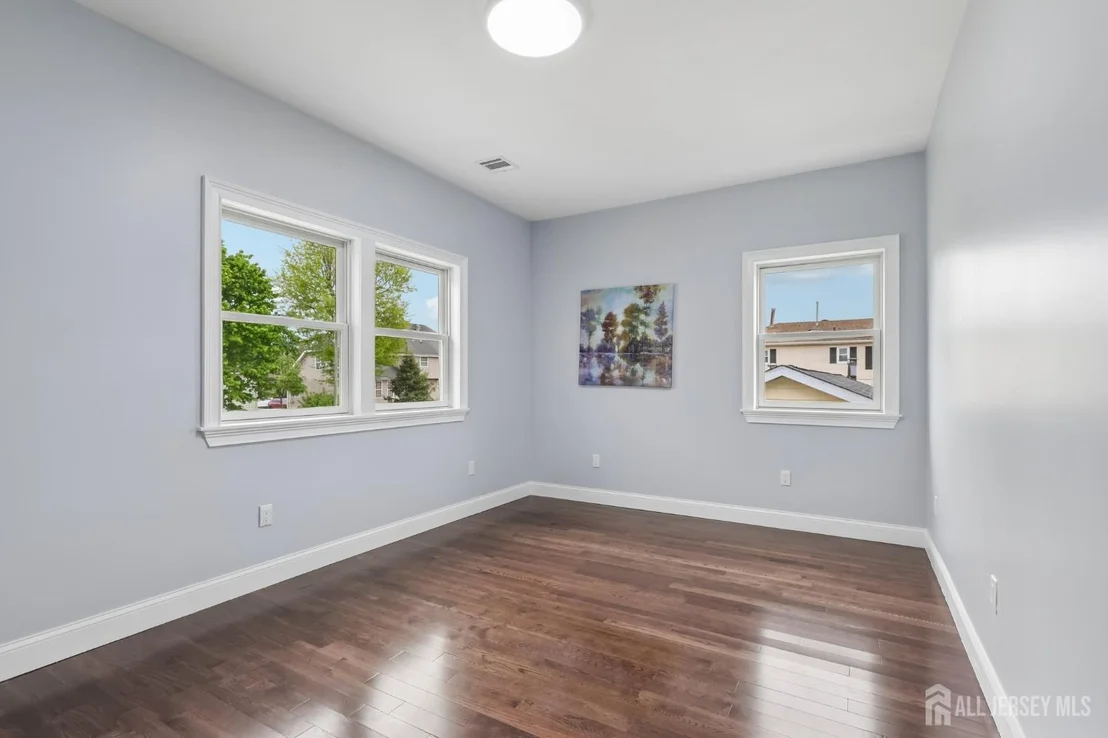 Photo of 239 Suttons Lane