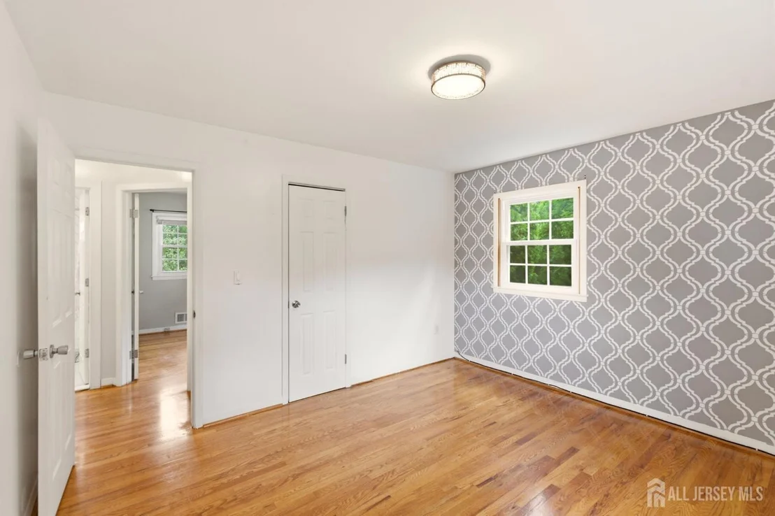 Photo of 19 Sycamore Avenue