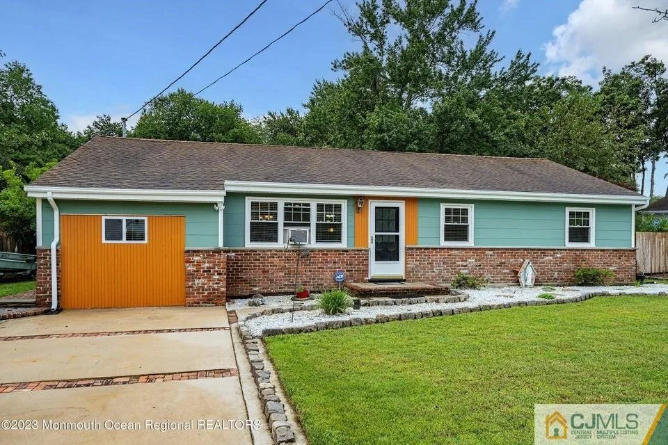 Photo of 325 Normandie Drive