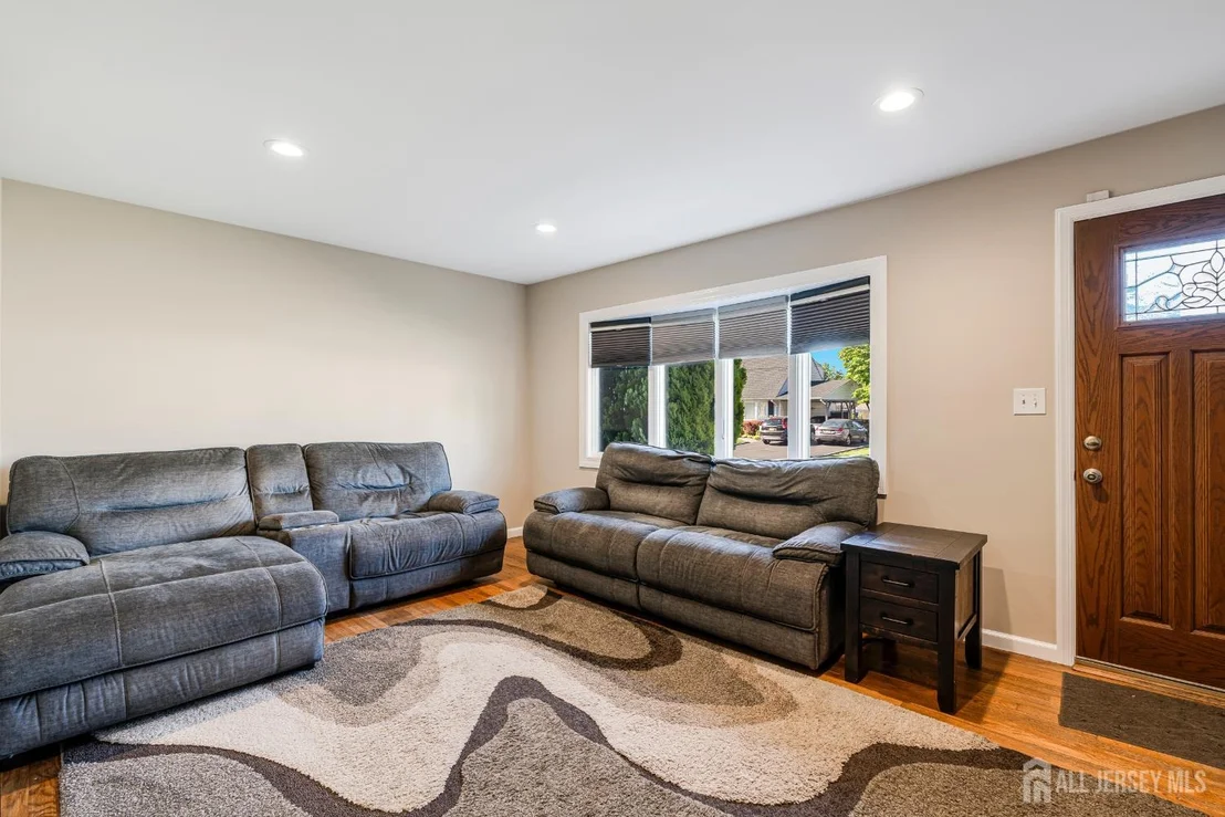 Photo of 420 Decatur Avenue