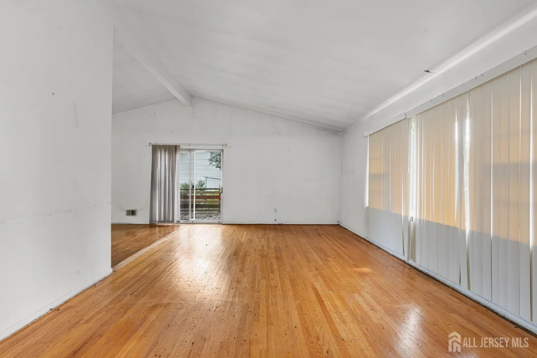 Photo of 454 Plainfield Road