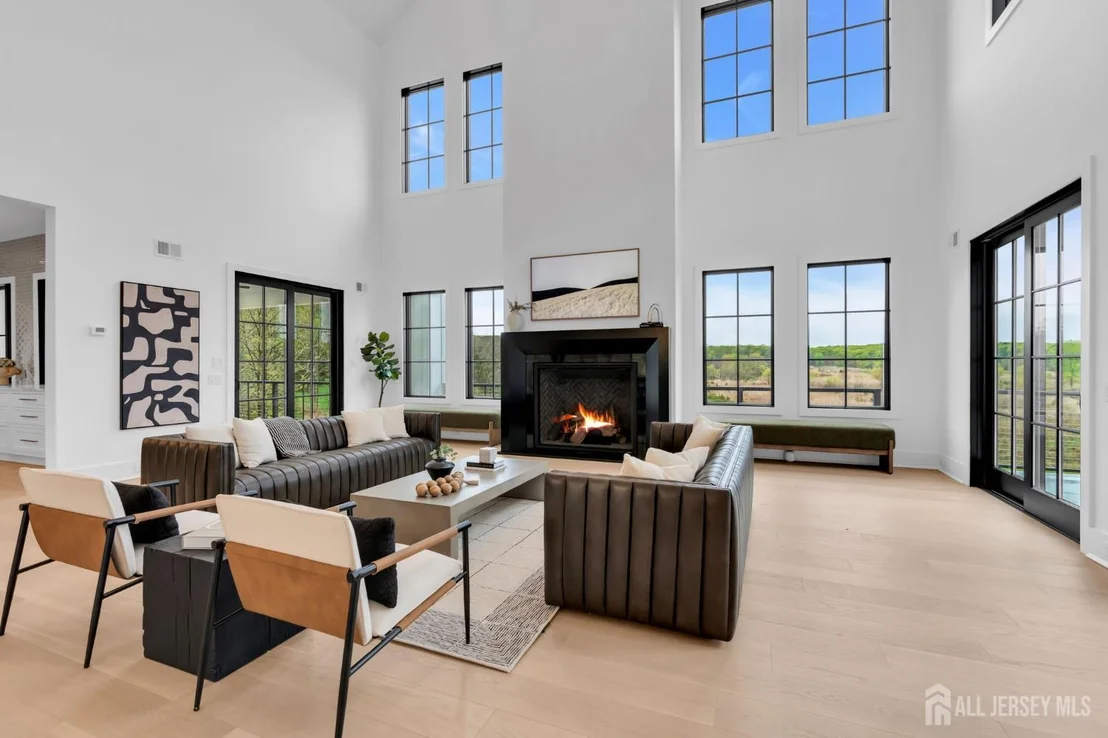 Photo of 2130 Shadow Lane