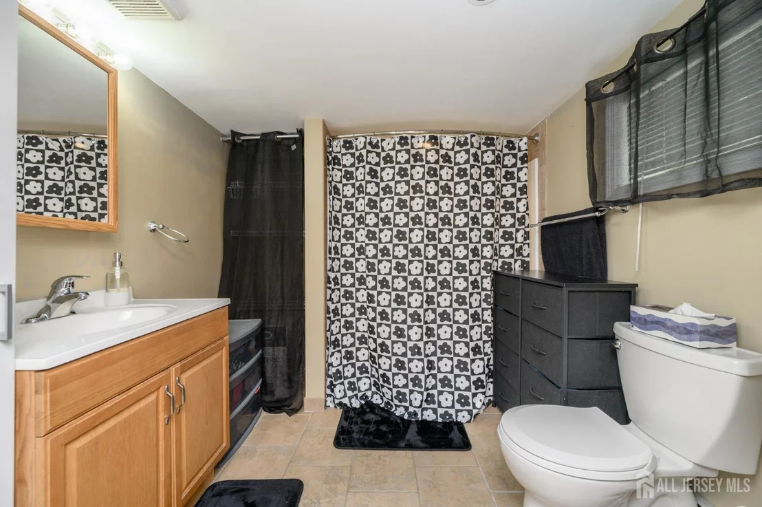 Photo of 32 Loring Avenue