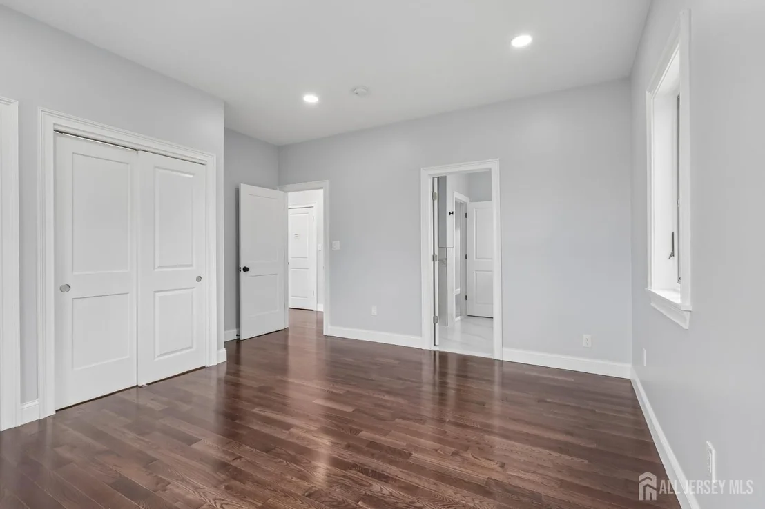 Photo of 239 Suttons Lane