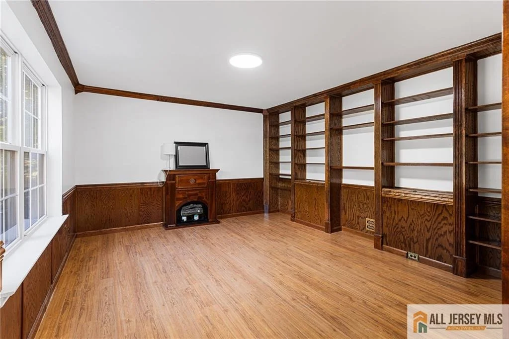 Photo of 569 Buttonwood Drive