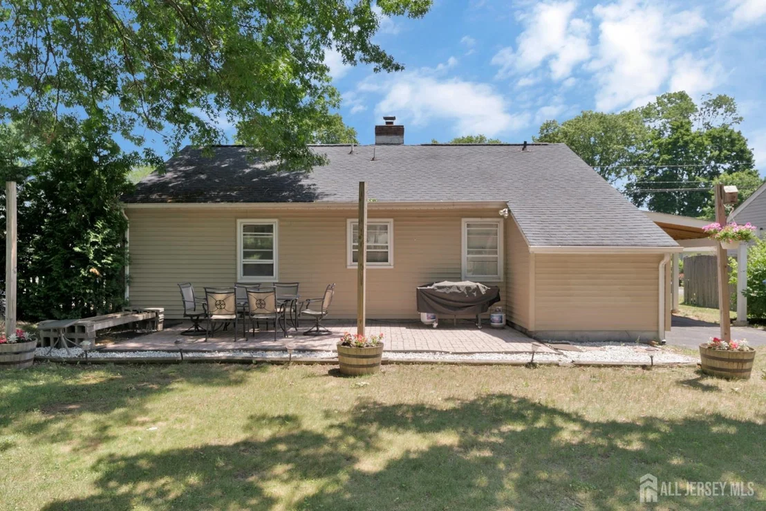 Photo of 8 Pierrepont Avenue