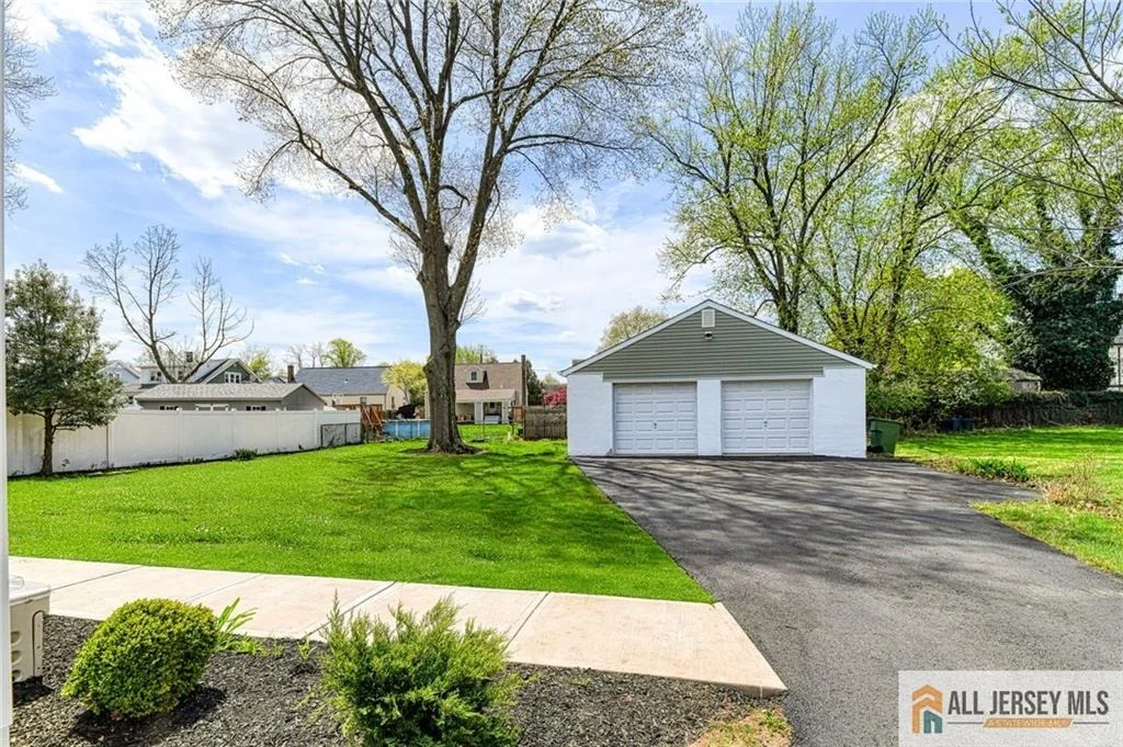 Photo of 32 Campbell Avenue