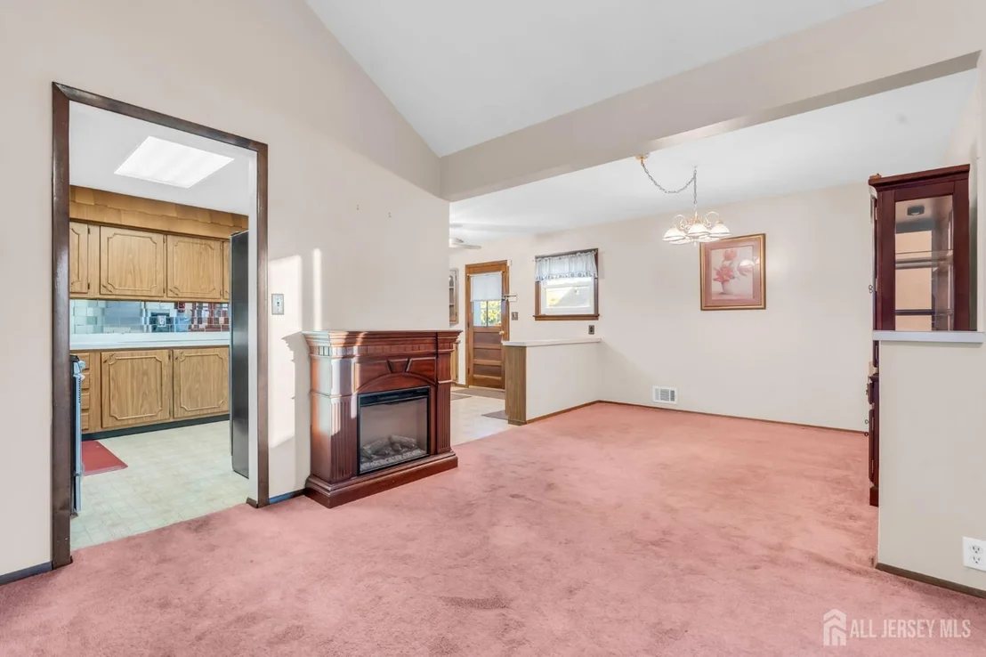Photo of 140 Camelot Drive