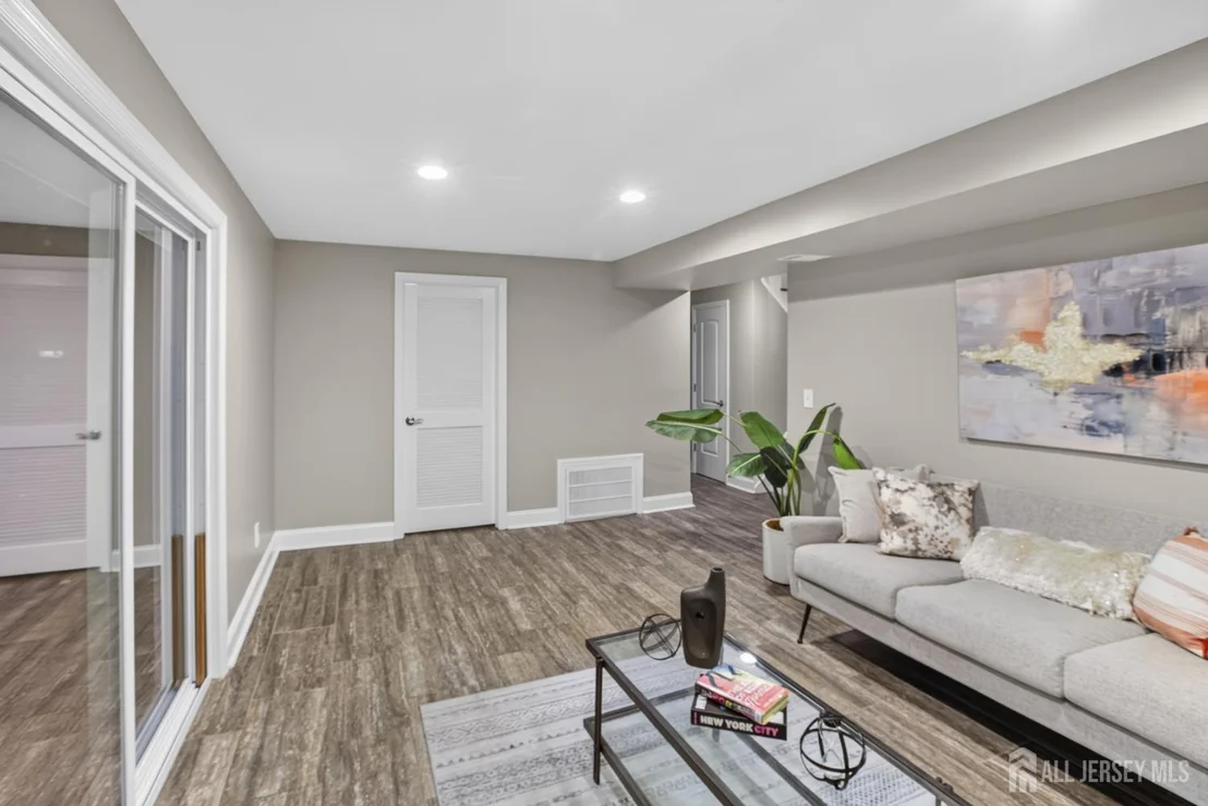 Photo of 247 Farragut Road