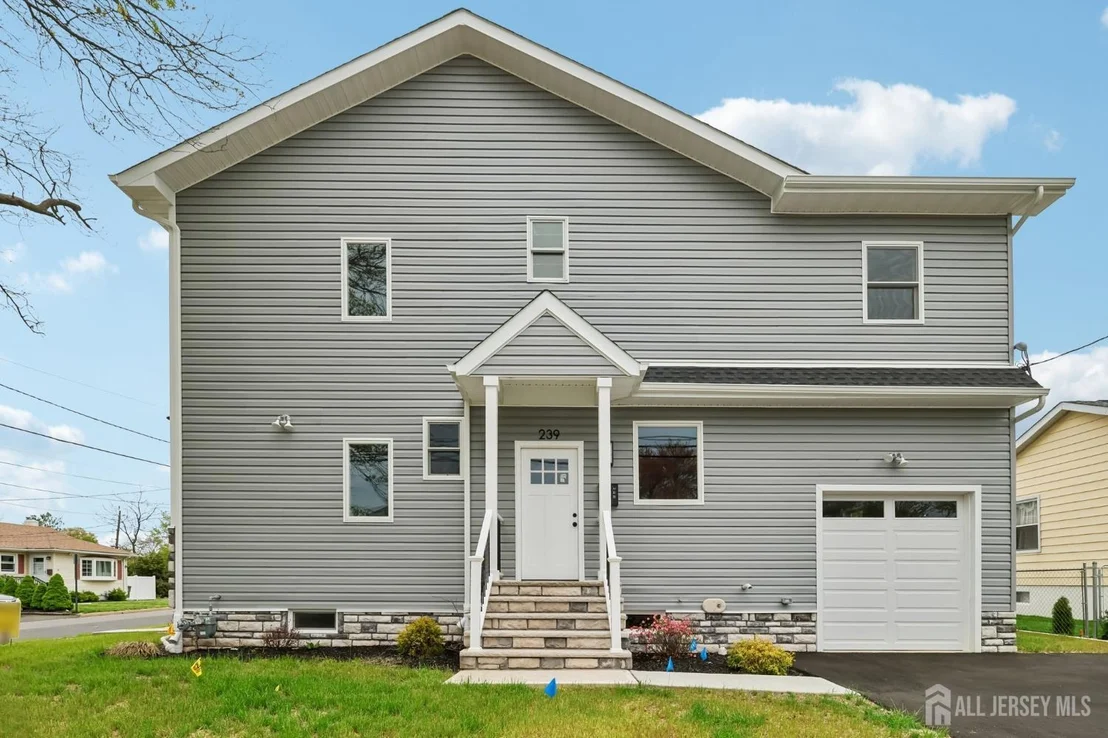 Photo of 239 Suttons Lane