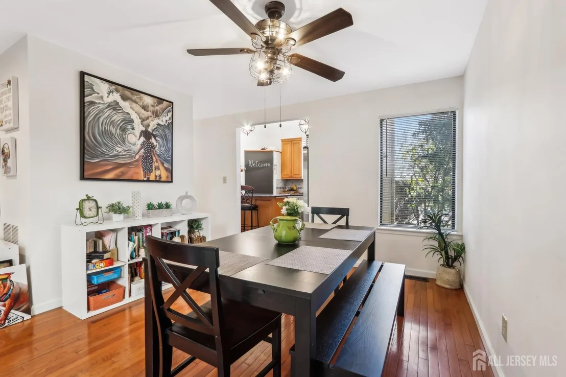 Photo of 627 Sayre Drive