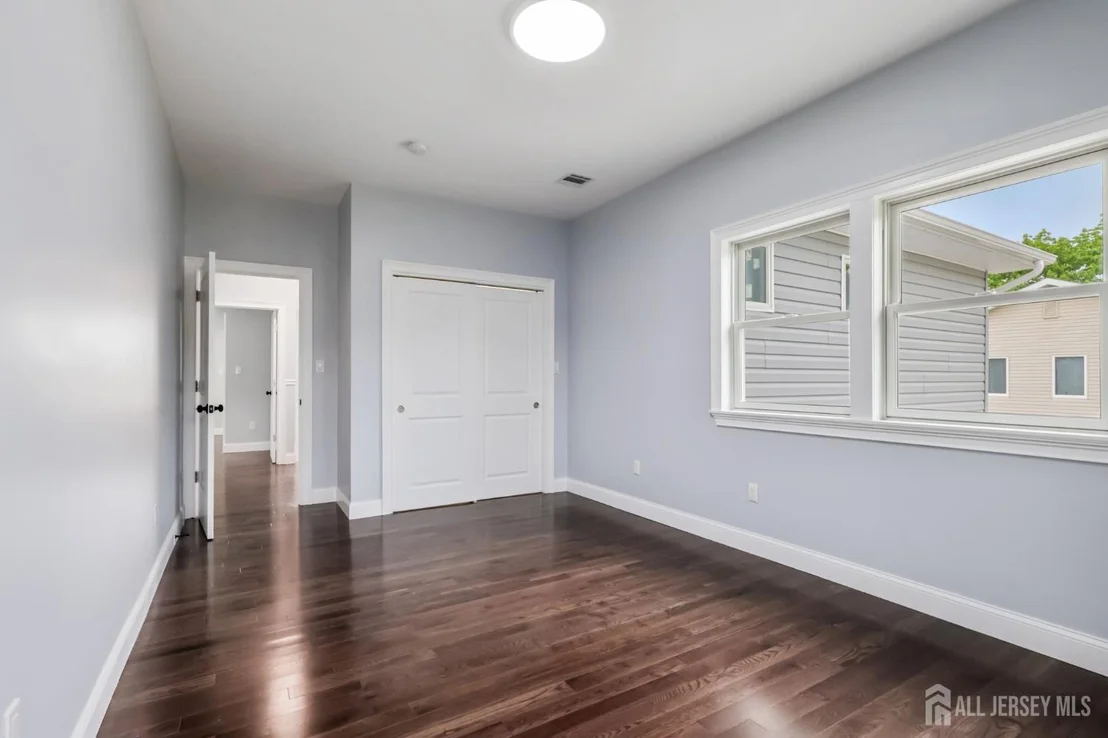 Photo of 239 Suttons Lane