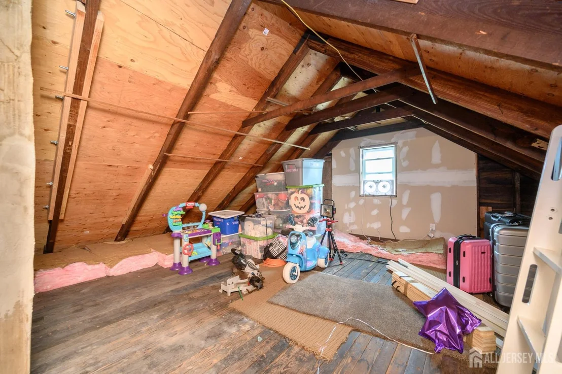 Photo of 32 Loring Avenue