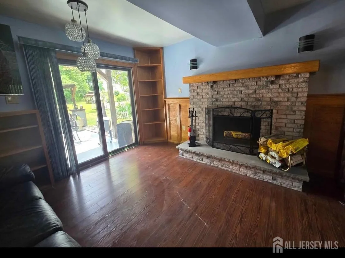 Photo of 115 Oak Street