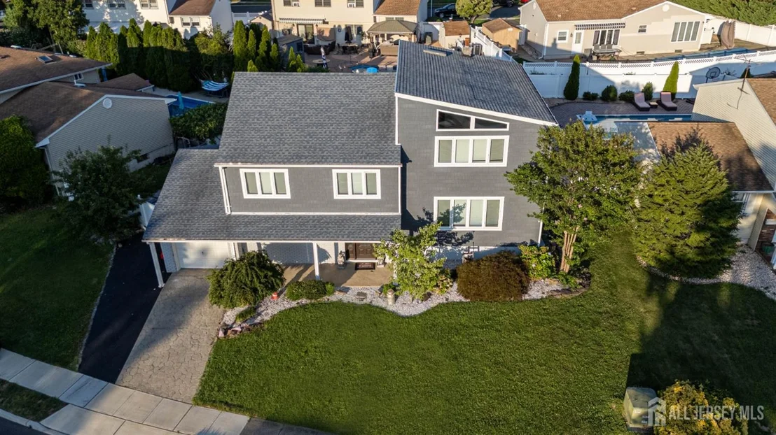 Photo of 18 Robinhood Drive