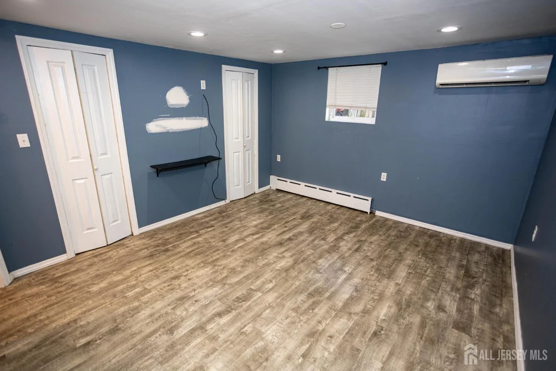 Photo of 18 Robinhood Drive