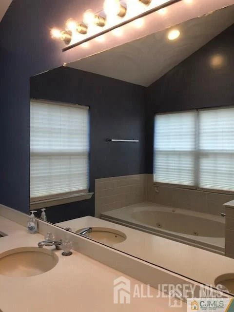 Photo of 574 Buckingham Drive