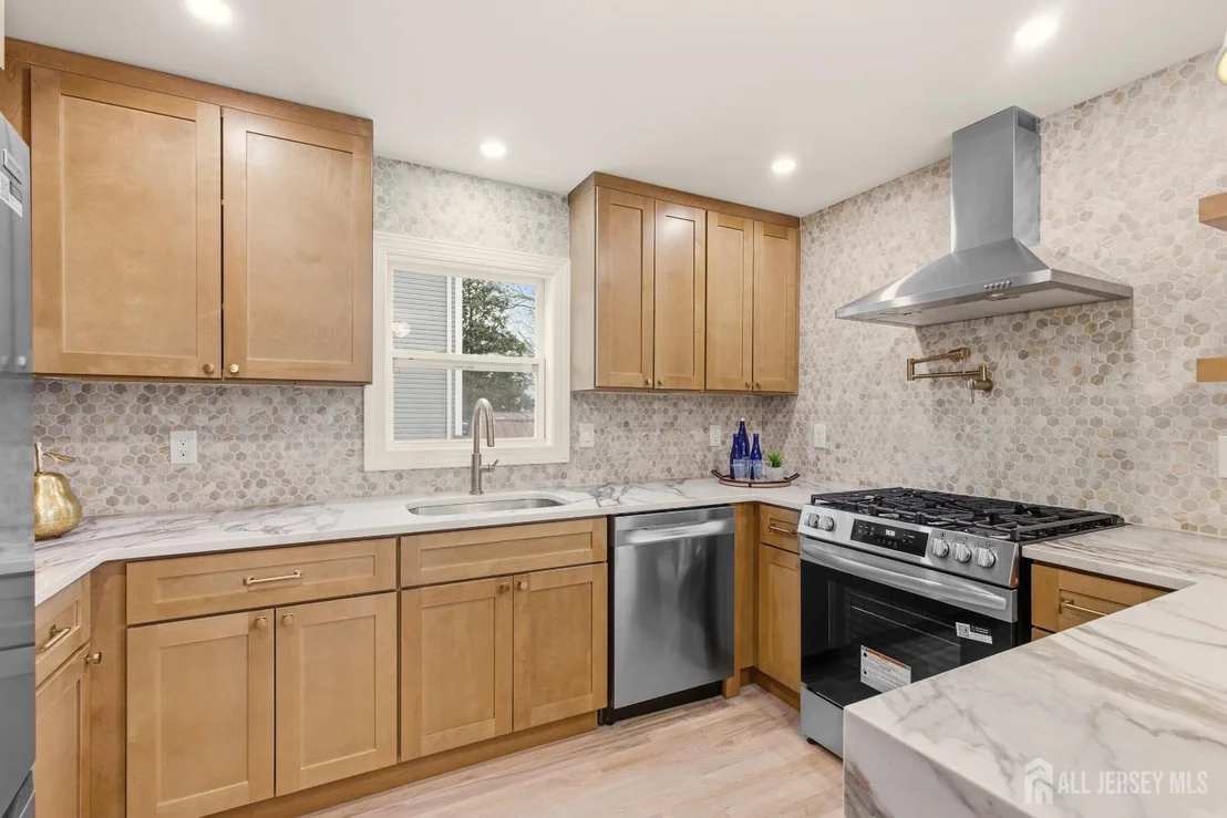 Photo of 23 Morse Avenue