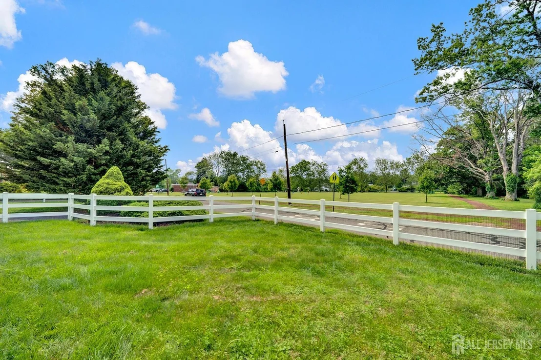 Photo of 10 Shaw Drive
