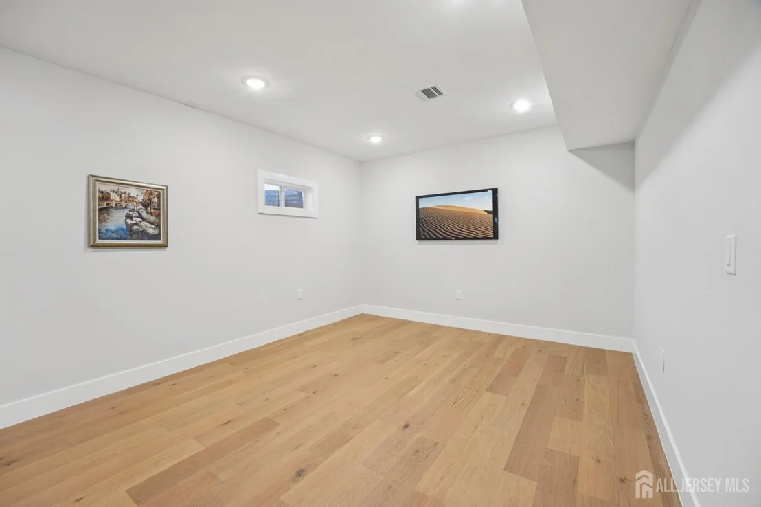 Photo of 75 Jefferson Boulevard