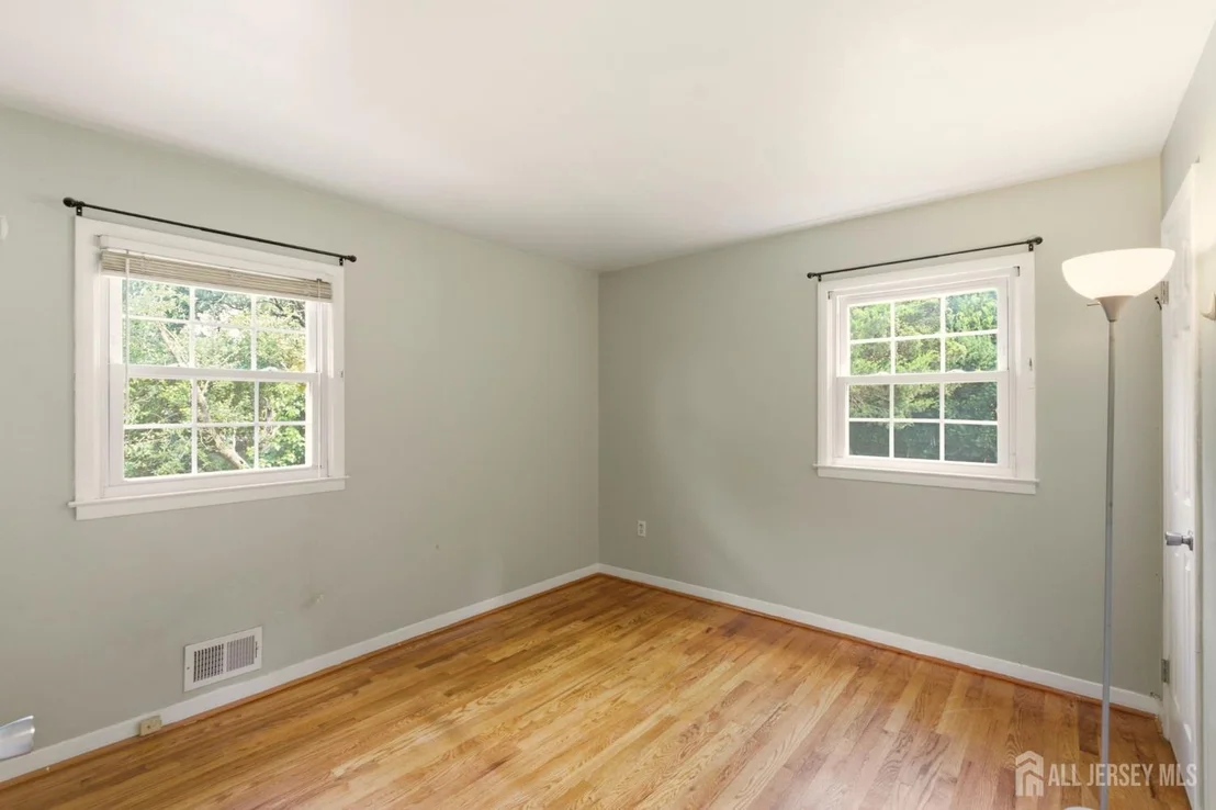 Photo of 19 Sycamore Avenue