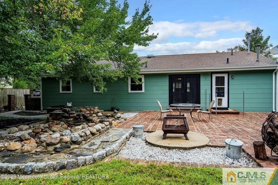 Photo of 325 Normandie Drive