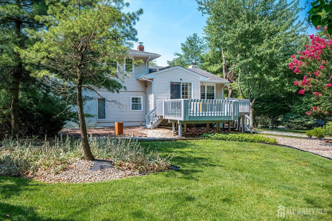 Photo of 560 Wakefield Drive