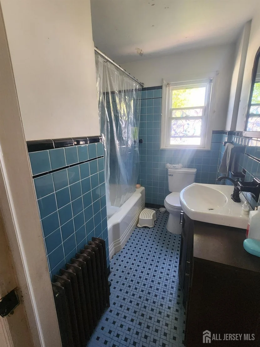 Photo of 215 Summit Avenue